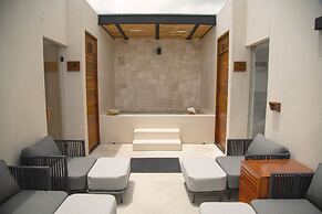 Hive Cancun by G Hotels