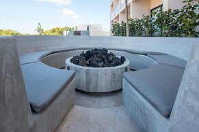 Hive Cancun by G Hotels