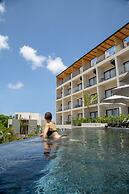 Hive Cancun by G Hotels