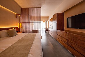 Hive Cancun by G Hotels