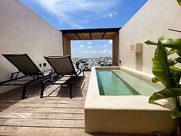 Hive Cancun by G Hotels