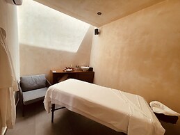 Hive Cancun by G Hotels