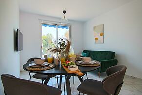 Phaedrus Living: Seaside Luxury Flat Athina 21