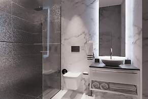 Henry Resort And Spa