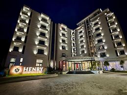 Henry Resort And Spa