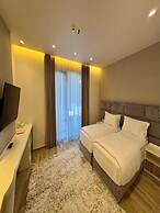 Henry Resort And Spa