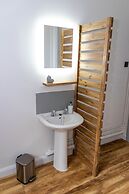 Cades Accommodation