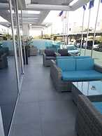 Sunny Blue Hotel