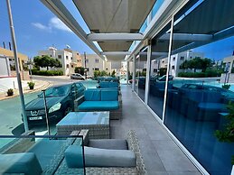 Sunny Blue Hotel