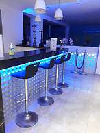 Sunny Blue Hotel
