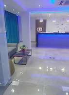 Sunny Blue Hotel