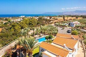 Villa Amorosa in Neo Chorio