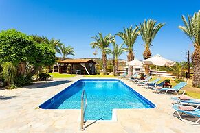 Villa Amorosa in Neo Chorio