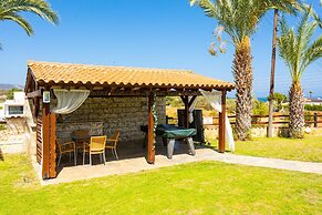 Villa Amorosa in Neo Chorio