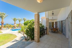 Villa Amorosa in Neo Chorio