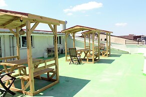 White Crown Apartman ve Yaşam Merkezi