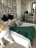 No2 Sandy Bay , Luxury Beachfront Apartment