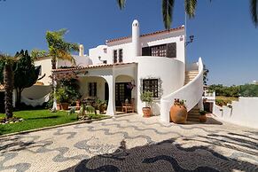 Large 5BR Villa in Albufeira Relax & Enjoy