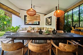 Tropical Designer Private Villa, 3br, Umalas