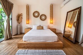 Tropical Designer Private Villa, 3br, Umalas