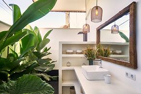 Tropical Designer Private Villa, 3br, Umalas