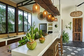 Tropical Designer Private Villa, 3br, Umalas