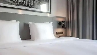 Radisson Hotel Nola Naples