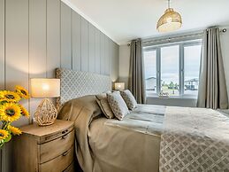 Number 8 Lakes View