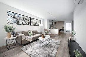 Sunrise Garden Suites