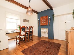 Dyson House