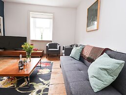 Dyson House