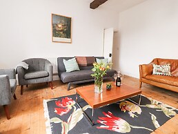 Dyson House