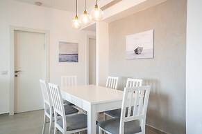 Modern Comfort Escape by Sea N' Rent