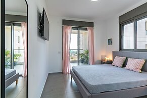 Modern Comfort Escape by Sea N' Rent