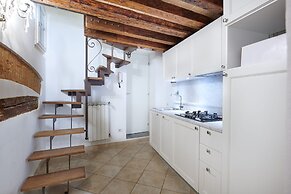 Leoni Suite by Mmega