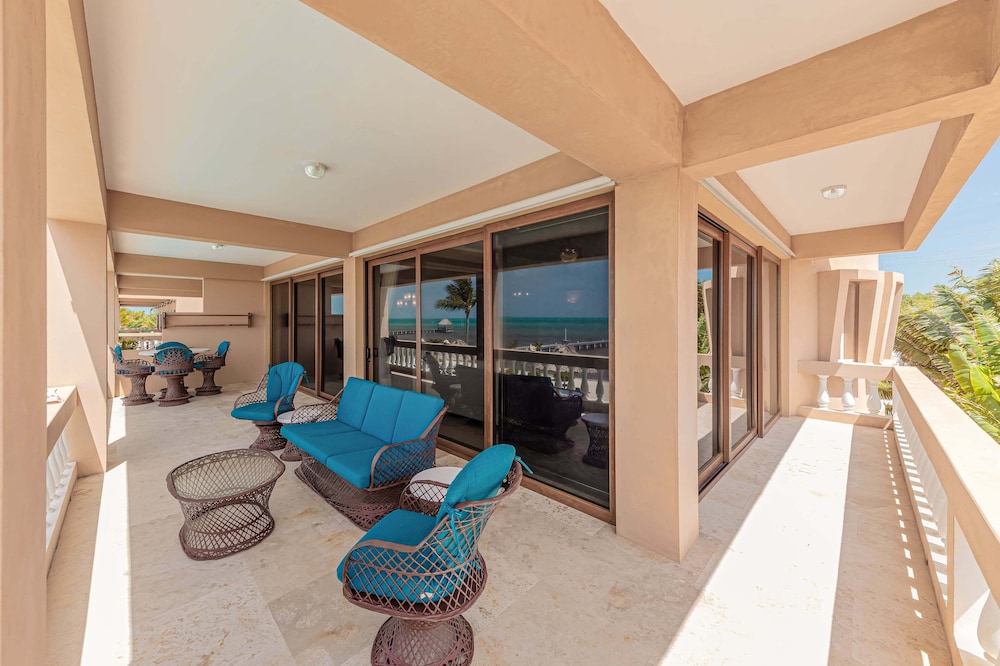 Hol Chan Reef Resort & Villas