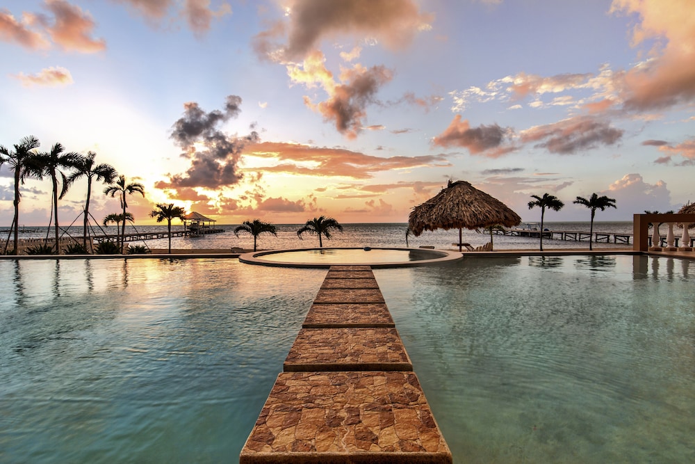 Hol Chan Reef Resort & Villas