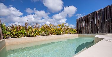 Apartment with Private Hot Tub in Tulum