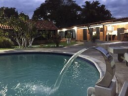 Inviting 14-bed Villa, Sleeps 29, Parking