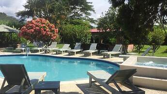 Inviting 14-bed Villa, Sleeps 29, Parking