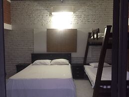 Inviting 14-bed Villa, Sleeps 29, Parking