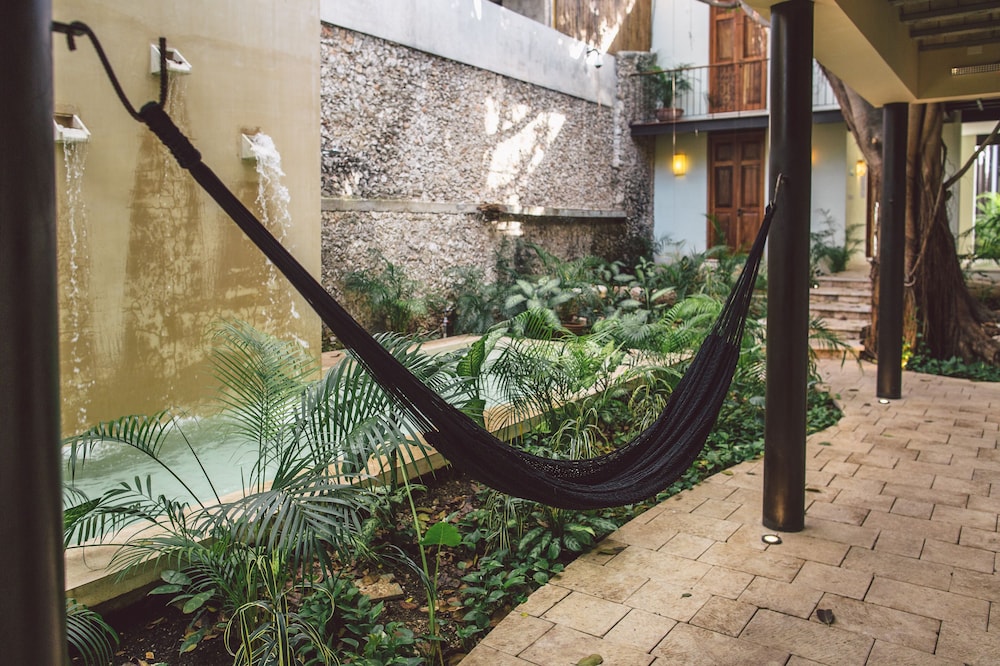 TreeHouse Boutique Hotel - Adults Only