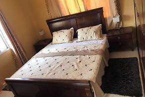 Brusubi 2-beds, Sleeps 6, Pet Friendly & Parking