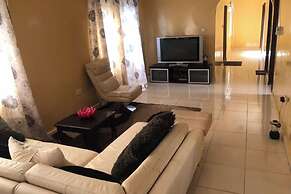 Brusubi 2-beds, Sleeps 6, Pet Friendly & Parking