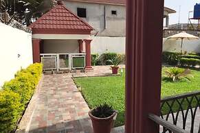 Brusubi 2-beds, Sleeps 6, Pet Friendly & Parking