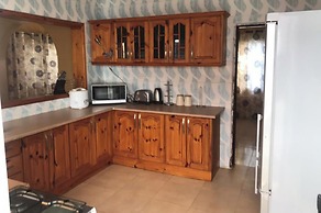 Brusubi 2-beds, Sleeps 6, Pet Friendly & Parking