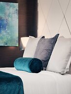 Paradox Vancouver