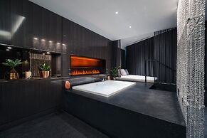 Paradox Vancouver