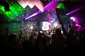 Paradox Vancouver