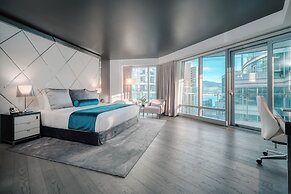 Paradox Vancouver